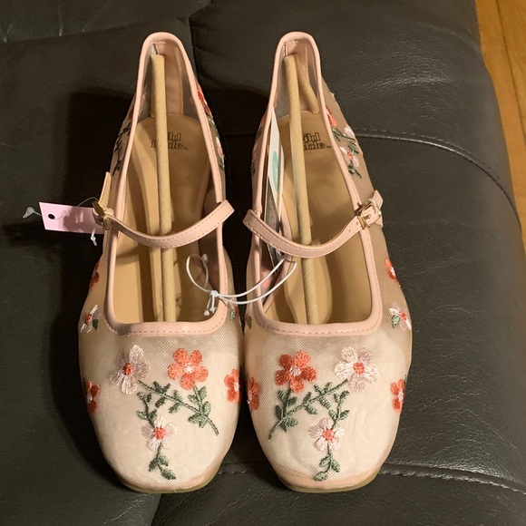wild fable Shoes - Embroidered Pink Floral Mary Jane Flats size 8.5 new